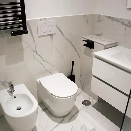 Domus Dea By Trinita Rome