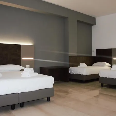 Domus Dea By Trinita * Rome
