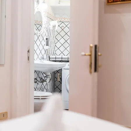 The Bishop's Loft Spagna Apartment *