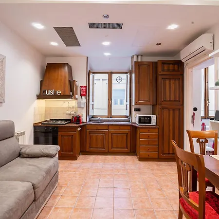 The Bishop's Loft Spagna Apartment