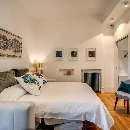 Luxury By Spanish Square *