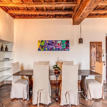 Flat With Lovely Views Near Piazza Navona Apartment *