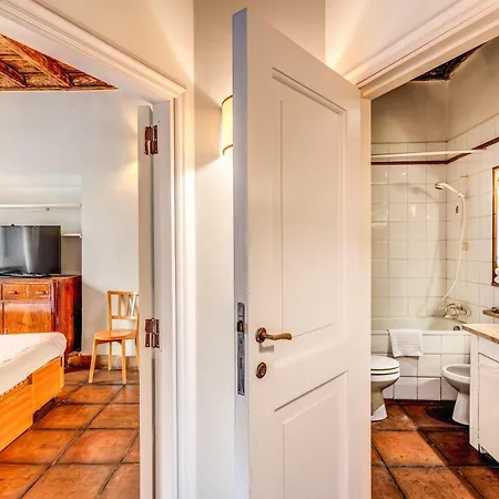 Flat With Lovely Views Near Piazza Navona * Rome