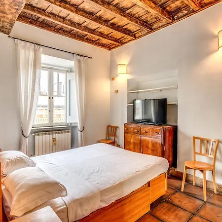 Flat With Lovely Views Near Piazza Navona Apartment