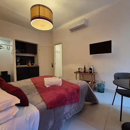 Iaio Luxury * Rome