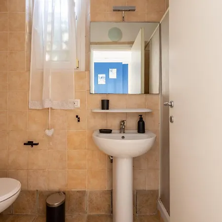 Tiny Indipendent House Rome