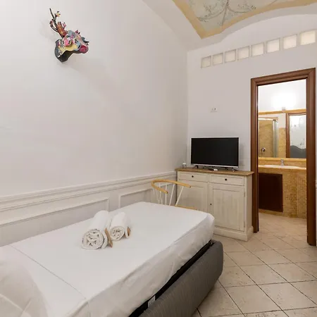 Domus 15 - Roma