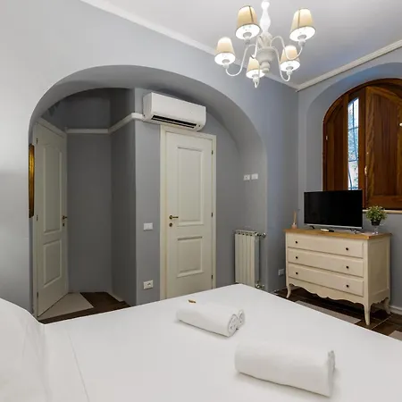 Domus 15 - *