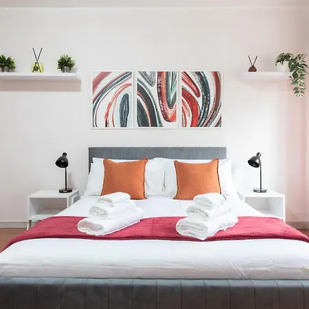 Apartment Domvs Clavdia - Metro Station, 8 Min To Center, Roma, 6pax, A-c