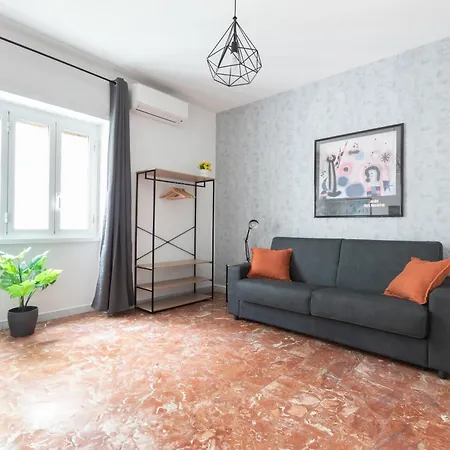 Apartment Domvs Clavdia - Metro Station, 8 Min To Center, Roma, 6pax, A-c Rome