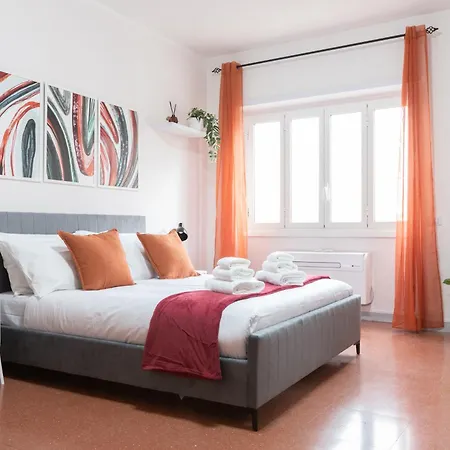 Apartment Domvs Clavdia - Metro Station, 8 Min To Center, Roma, 6pax, A-c *