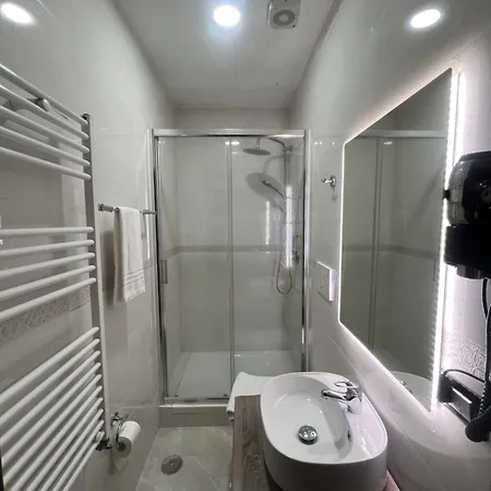Favola Romana 2 - Guest house *