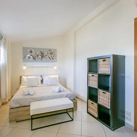 Terrazza San Pietro Vicino Metro A Apartment *