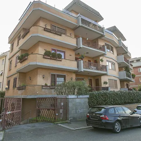 Apartment Terrazza San Pietro Vicino Metro A Rome