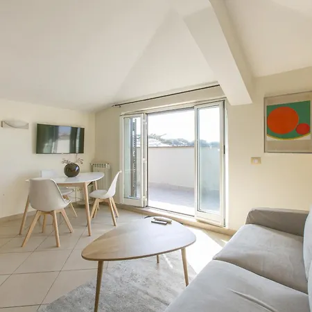 Apartment Terrazza San Pietro Vicino Metro A