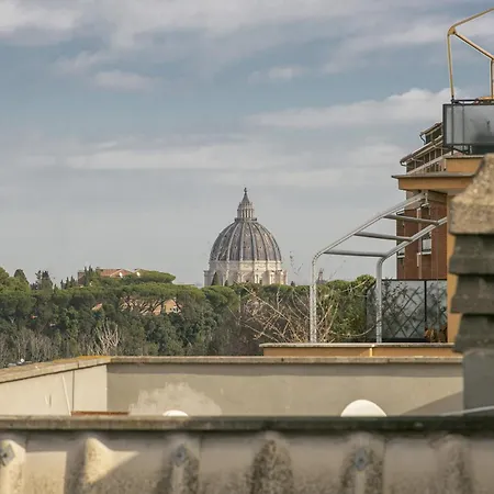 Terrazza San Pietro Vicino Metro A * Rome