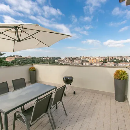Terrazza San Pietro Vicino Metro A * Rome