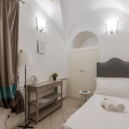 Domus 15 - * Rome