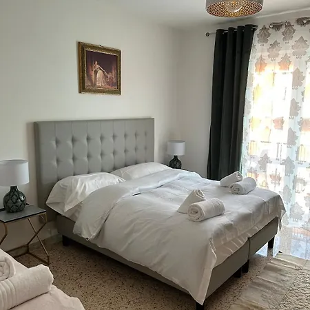Tiberdom Apartment *