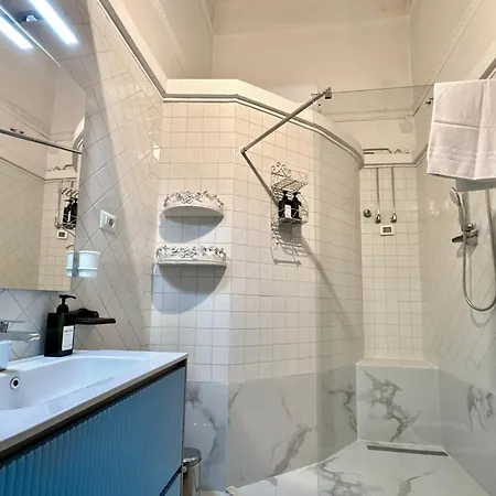 Lovely Piazza Navona Apartment Rome