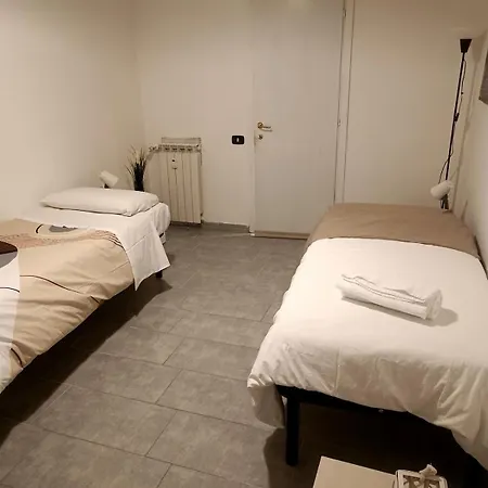 Banksy's House In Intero Apartment Rome