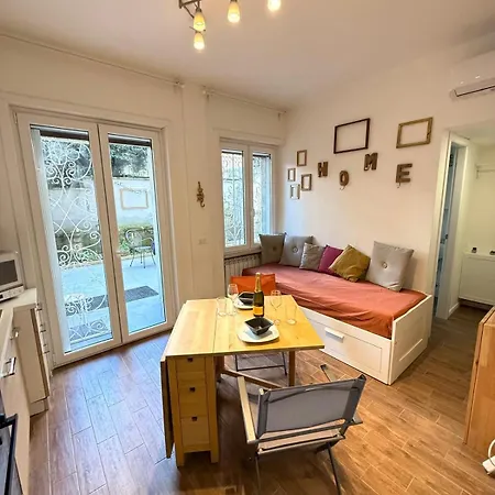 Happy House With Private Garden Apartment Rome