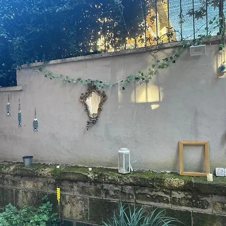 Apartment Happy House With Private Garden Rome