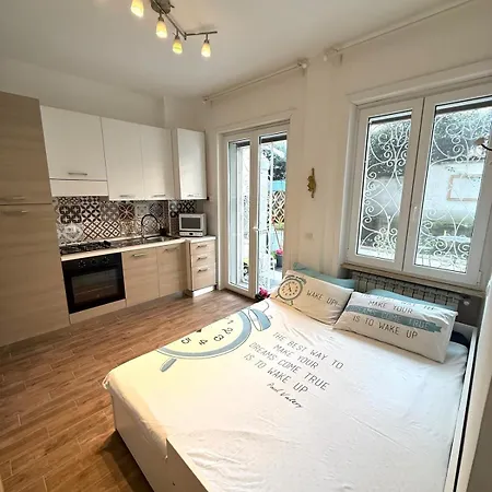 Happy House With Private Garden Apartment *