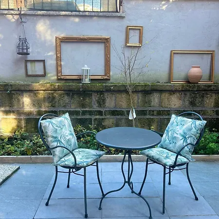 Apartment Happy House With Private Garden Rome