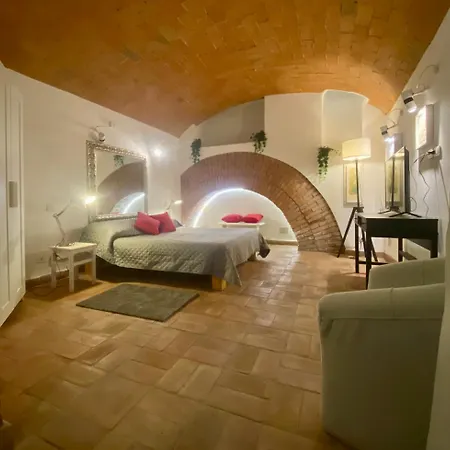 Vicino Il Colosseo Apartment *