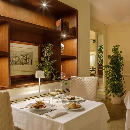 Hotel Donna Laura Palace By Omnia 4*