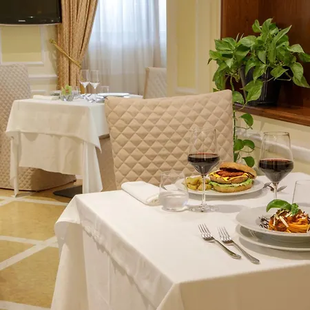 Donna Laura Palace By Omnia 4*