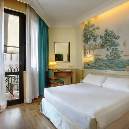 Hotel Donna Laura Palace By Omnia 4*