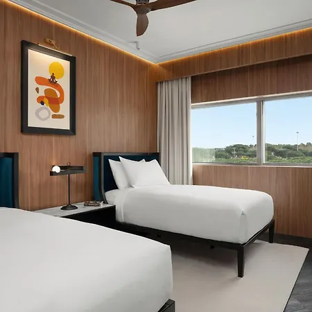 Sheraton Hotel&conference Center 4*
