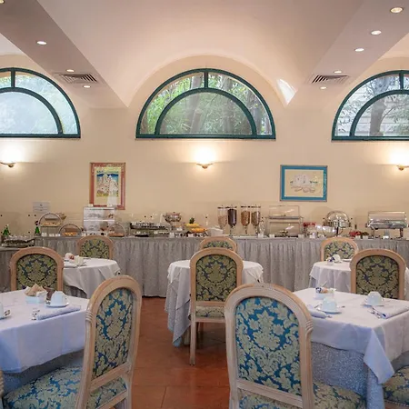 Aldrovandi Hotel 4*