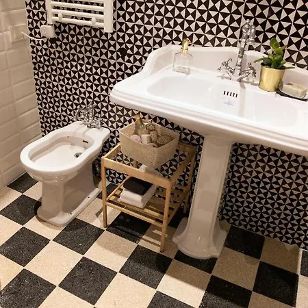 Guest house Santa Monica Townhouse 2*