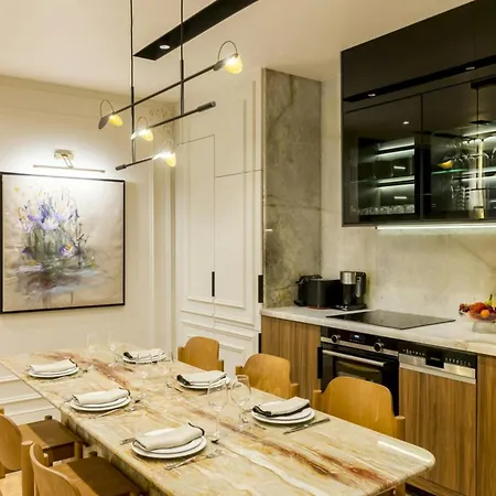 Luxury With Beautiful Views *