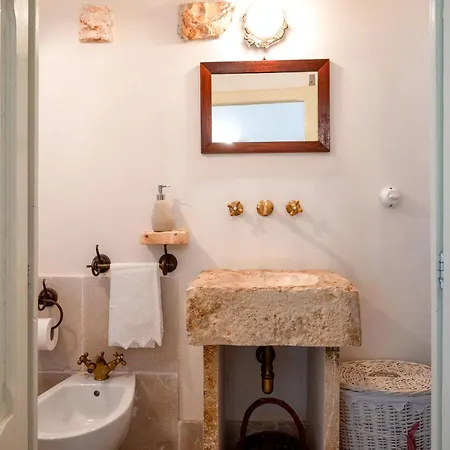 Apartment Dimora Vento Antico By Il Pumo Di Puglia Rome