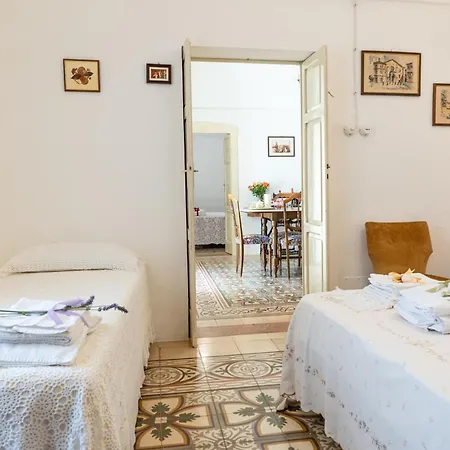 Apartment Dimora Vento Antico By Il Pumo Di Puglia Rome