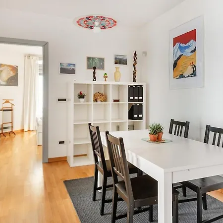 Private Terrace & Parking Apartment *