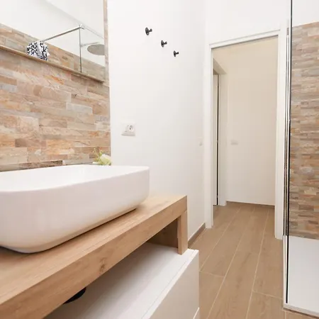 Domus Alexander By Ghor Apartment