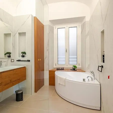 Luxe Escape Colosseo Rome