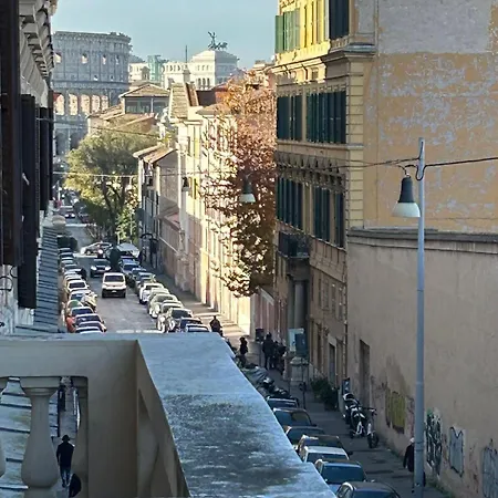 Luxe Escape Colosseo Rome