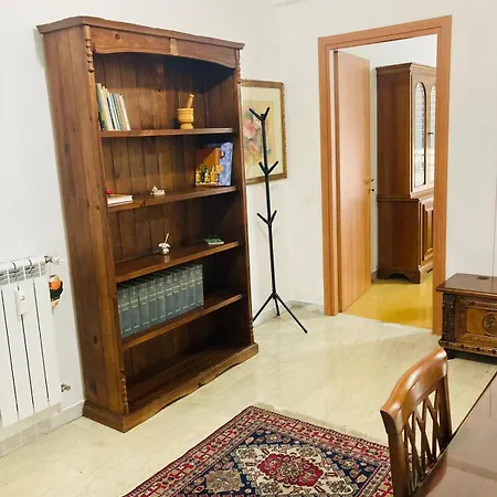 Apartment Marco's Cozy Comfy House Rome