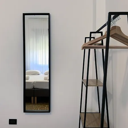 Escher's Penthouse On Nomentana