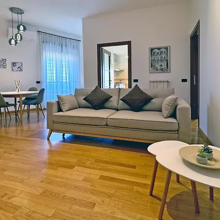 Escher's Penthouse On Nomentana Apartment