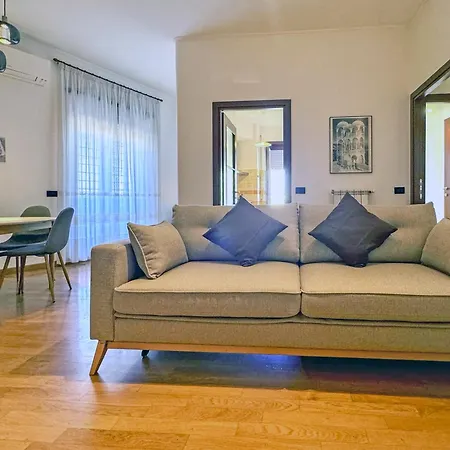 Escher's Penthouse On Nomentana
