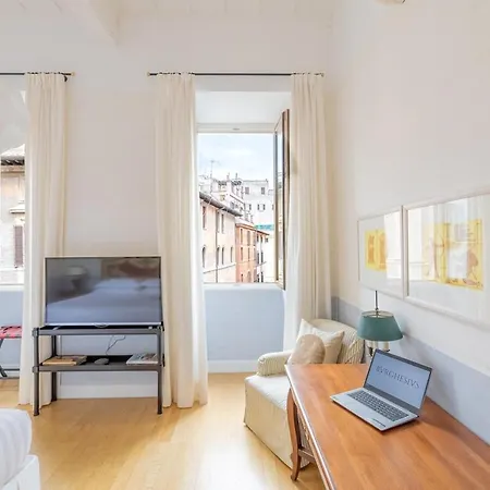 Casa Giulia, A Burghesius Apartment