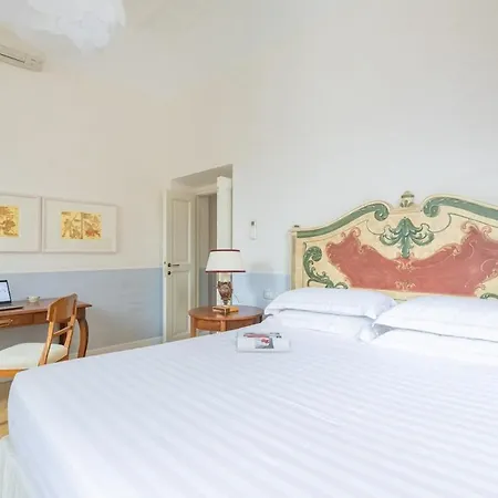 Casa Giulia, A Burghesius Apartment *