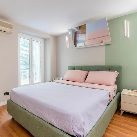 Villafranca Loft, Modern Nearby The Station Apartment